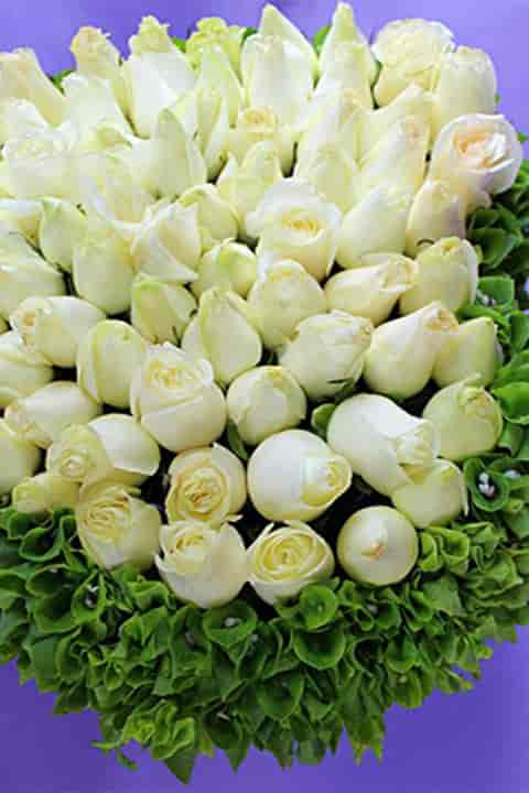 Adorno floral en corazón
