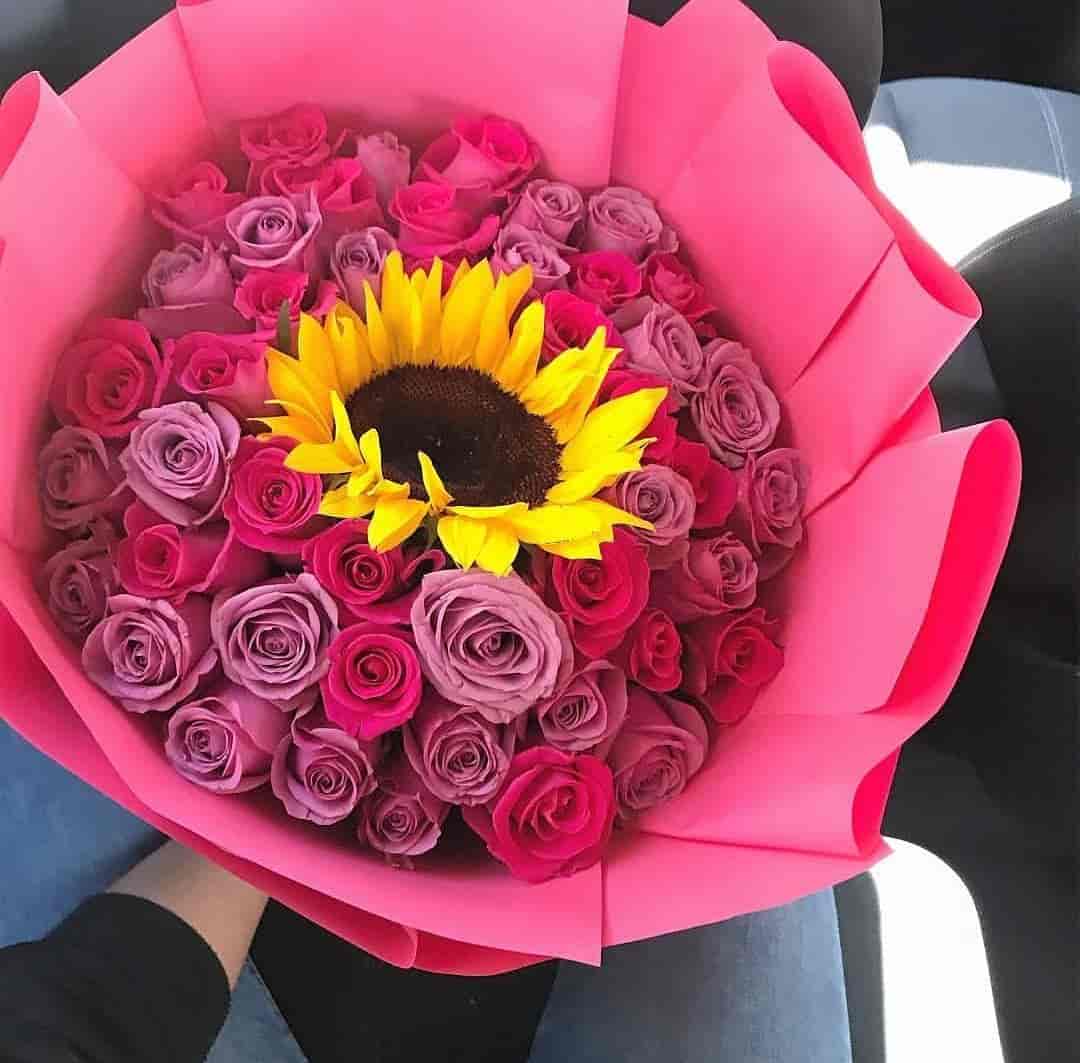 Ramo de girasol con rosas