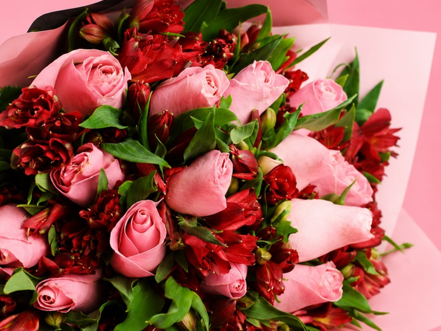 Ramo 24 Rosas rosa.