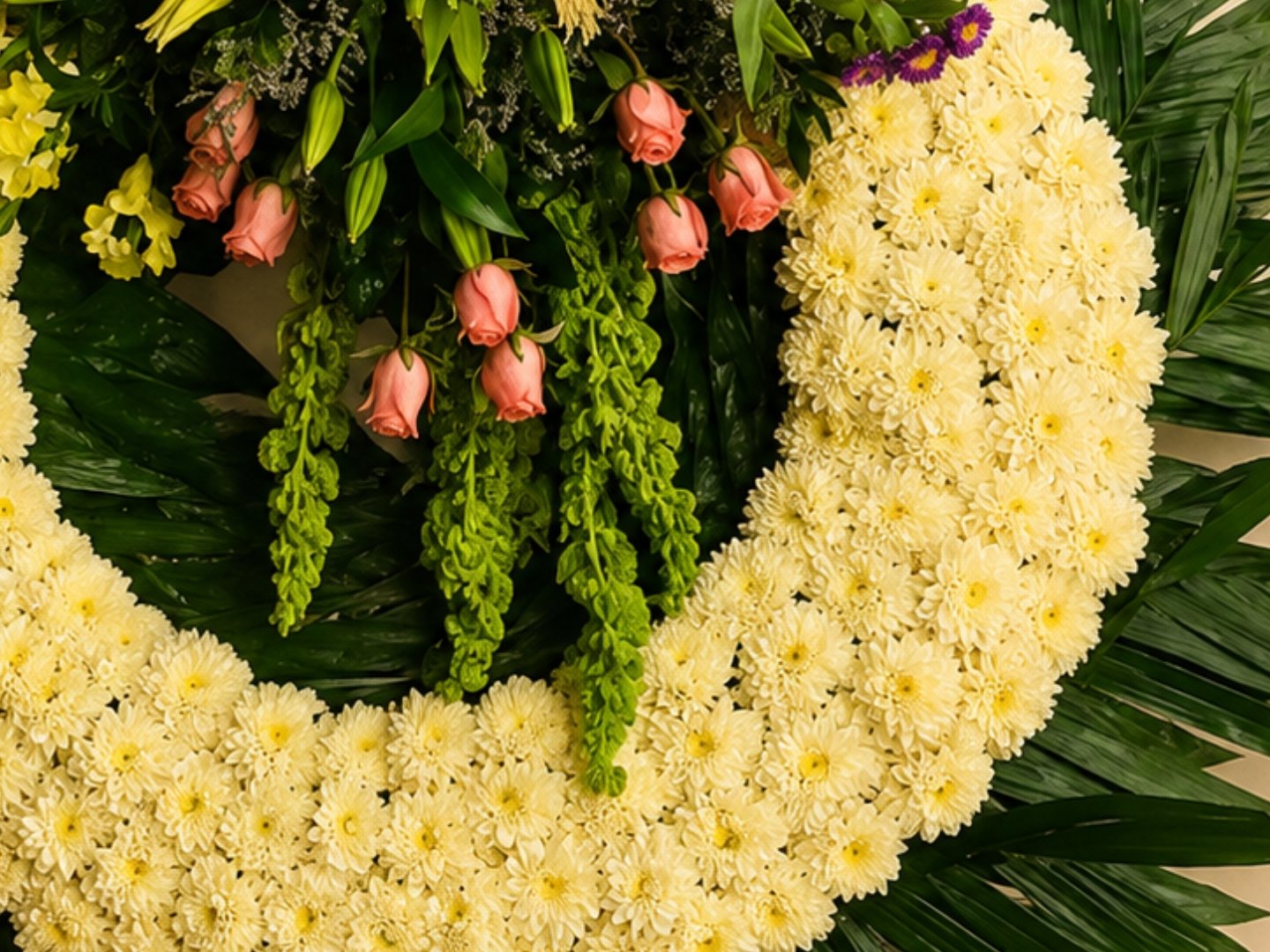 Corona Funeraria con Perritos y Maximoto