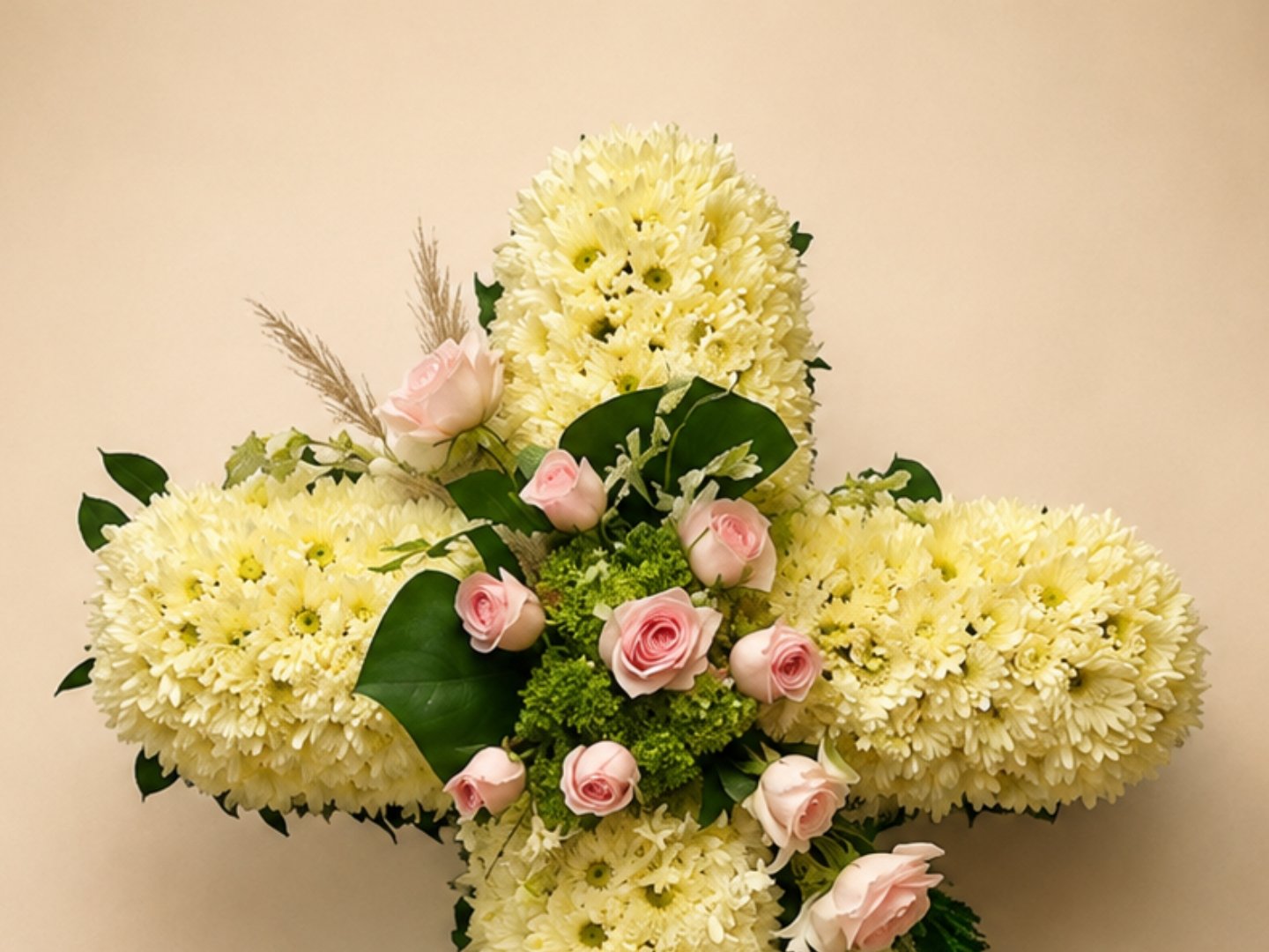 Arreglo Funerario en Forma de Cruz