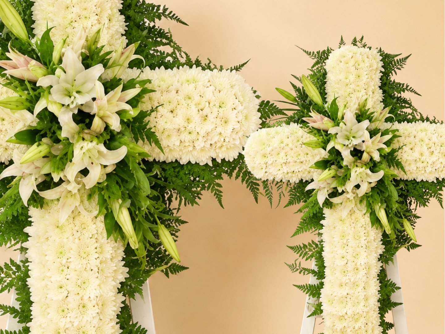 Arreglo Funerario en Forma de Cruz con Margarita