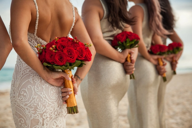 Ramo Novia 24 Rosas e Hypericum