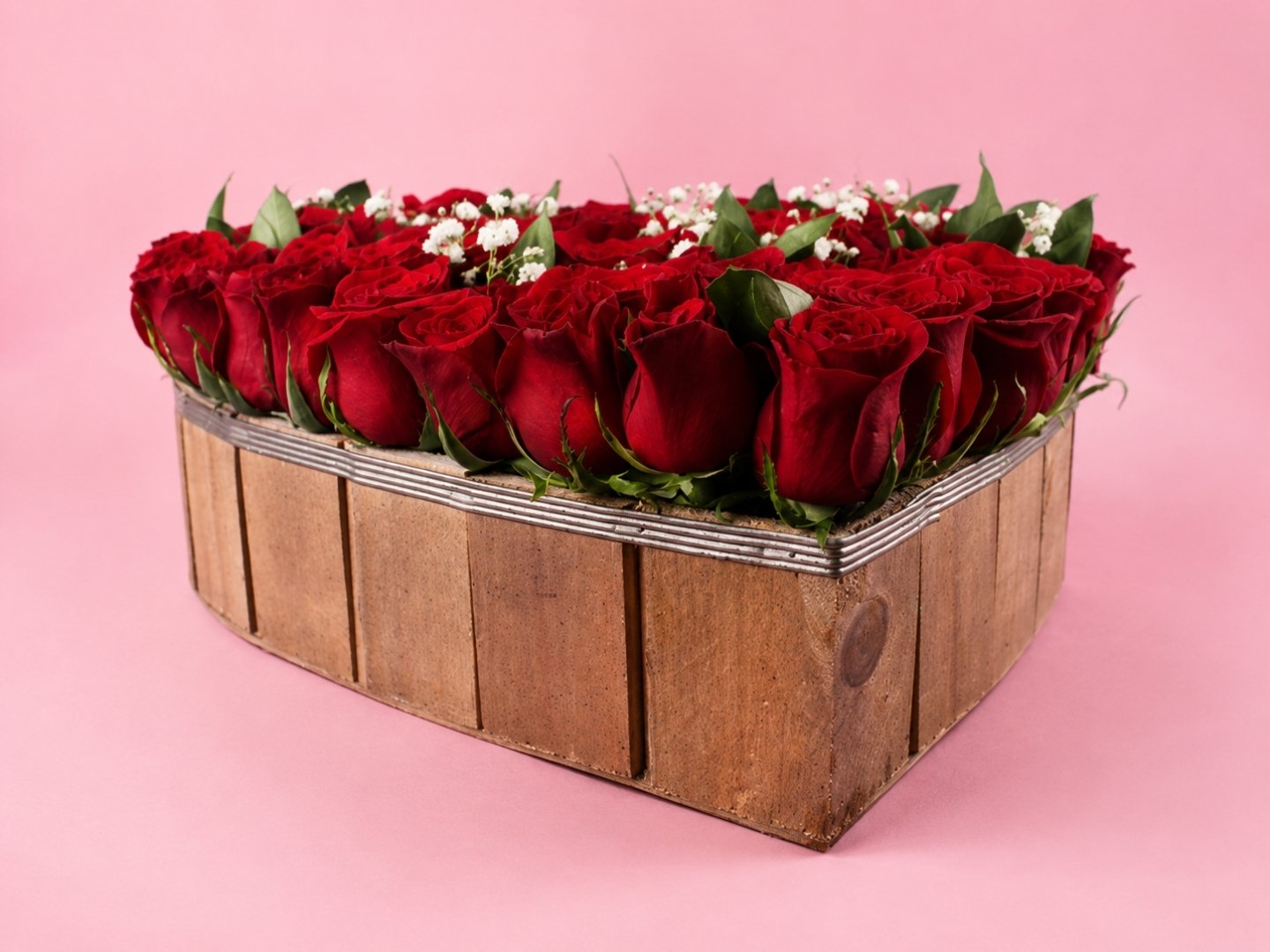 Corazón con 75 Rosas