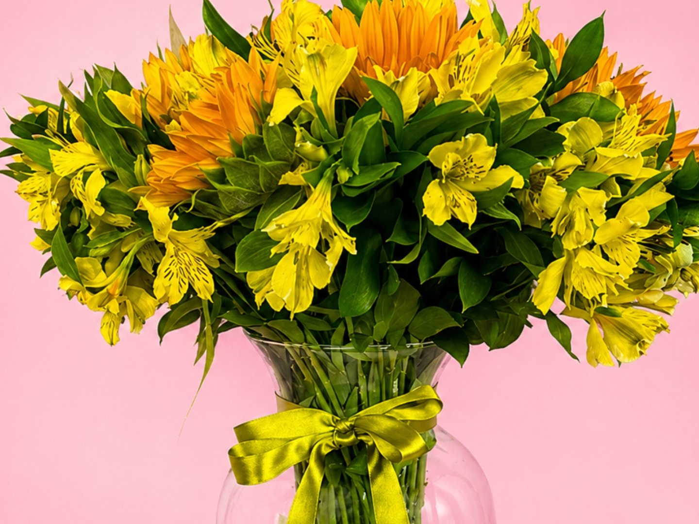 10 Girasoles y alstroemelia