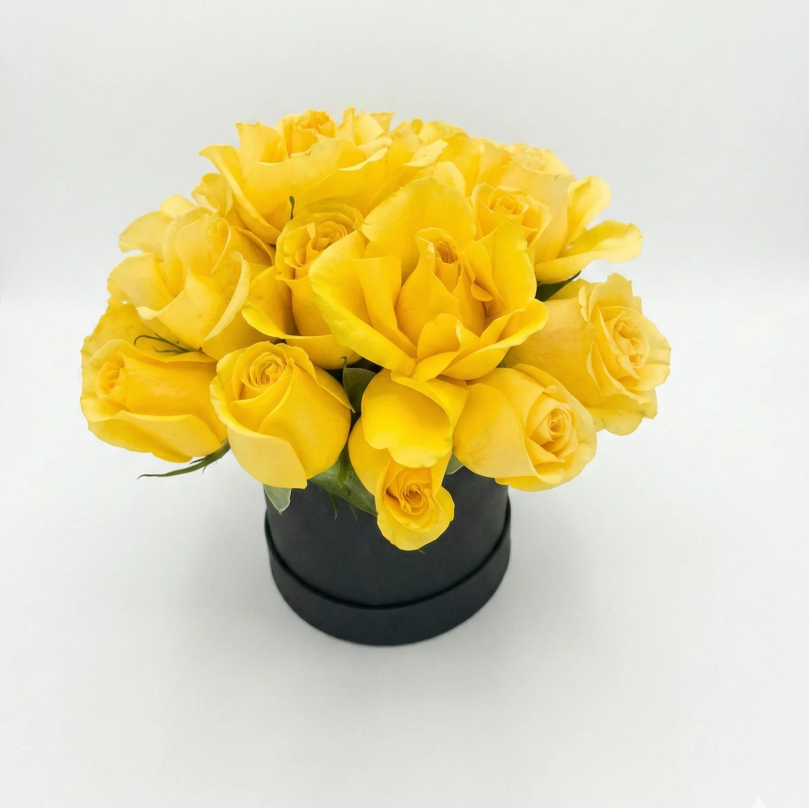 Box Negro con 24 Rosas Amarillas