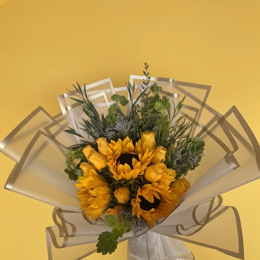 Ramo de 12 Rosas con 3 Girasoles