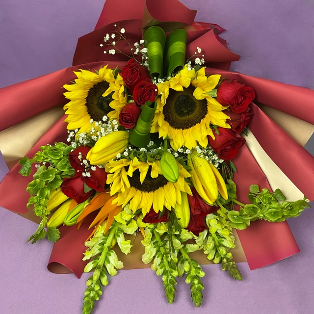 Bouquet de Girasoles con rosas