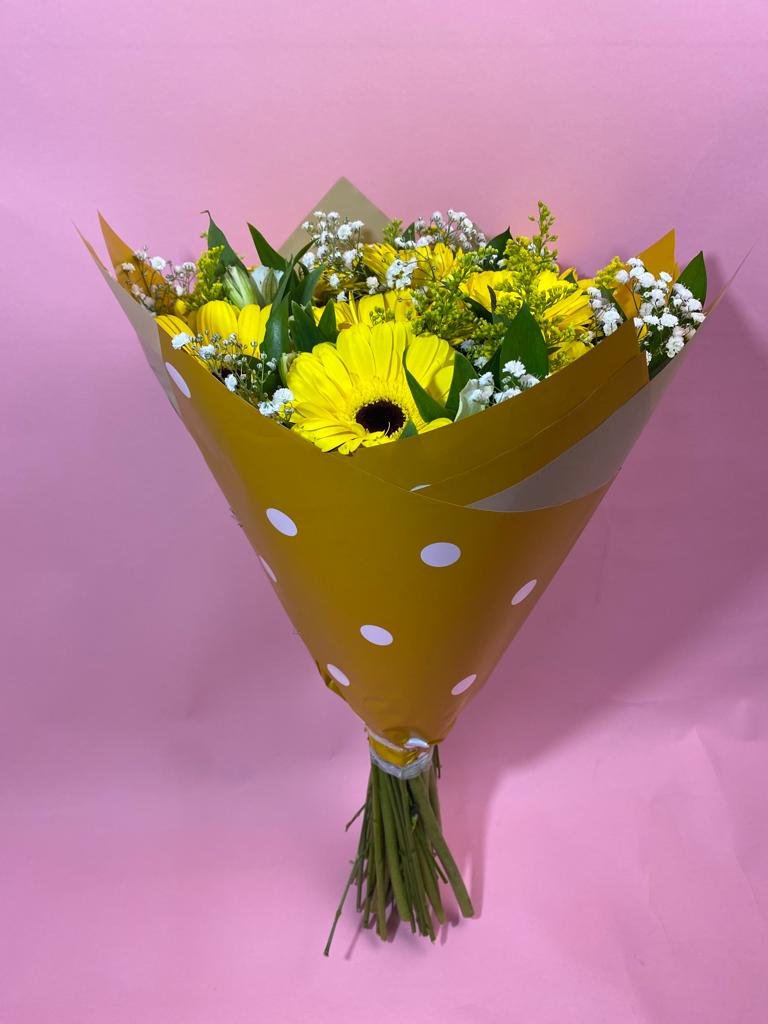 Bouquet De 12 Gerberas Con Follajes