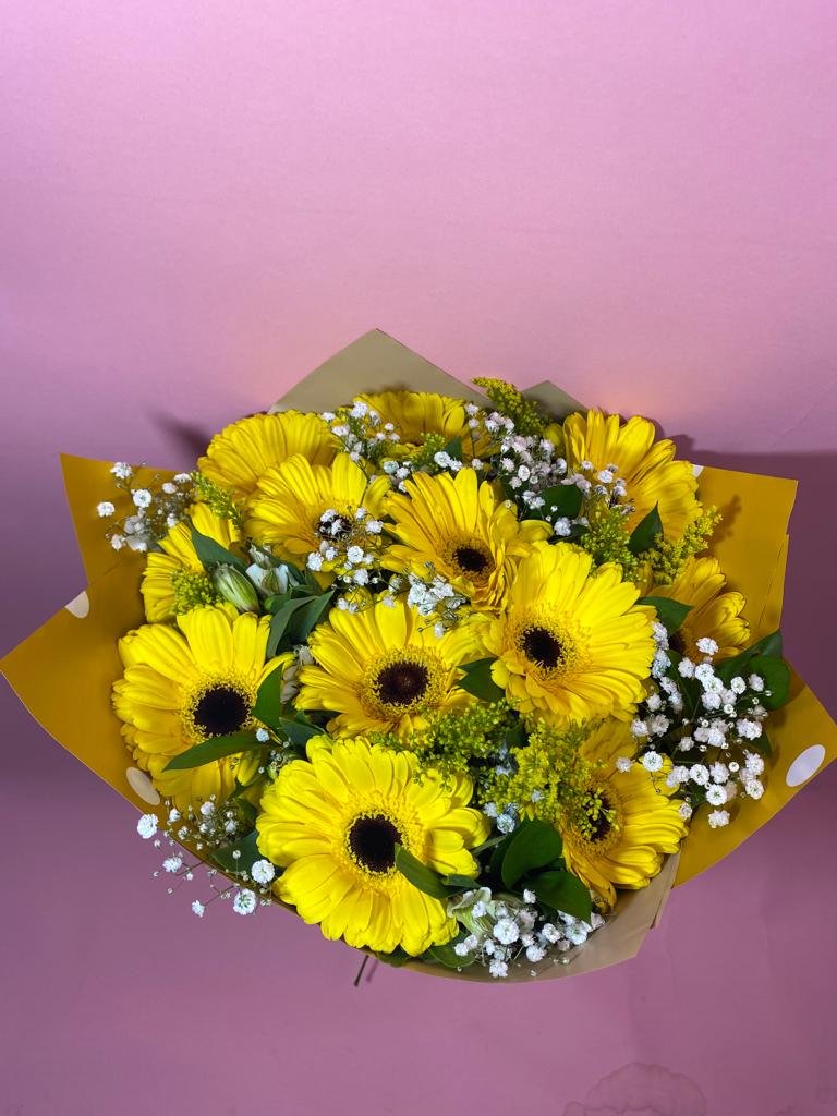 Bouquet De 12 Gerberas Con Follajes