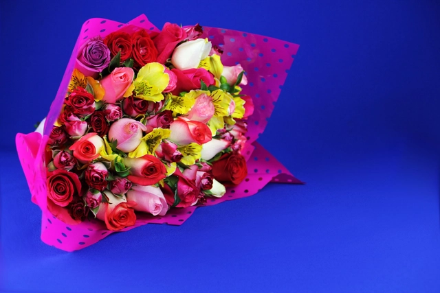 Ramo de 24 Rosas Combinadas