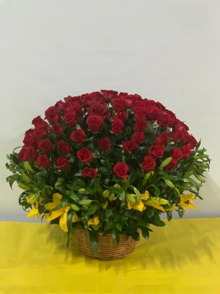 Canasta de 100 Rosas