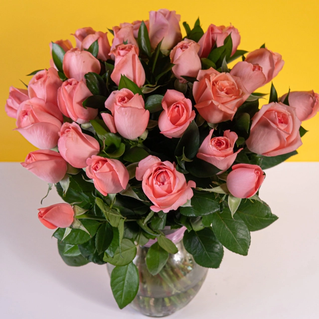 Jarrón con 24 Rosas Claras