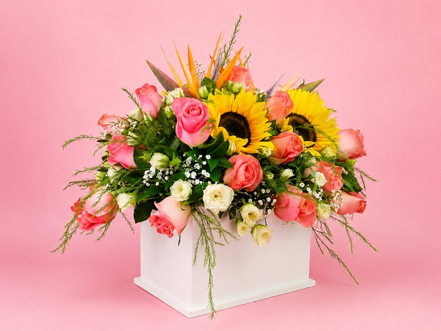 Caja con Girasol y Aves de Paraíso