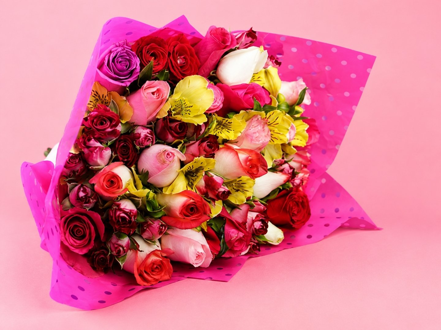 Ramo de 24 Rosas Combinadas