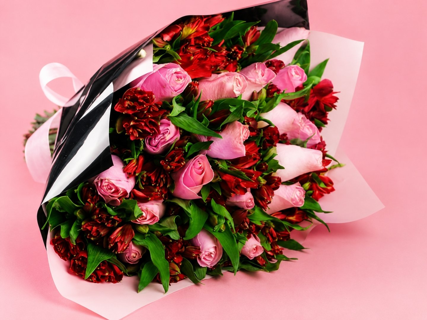 Ramo 24 Rosas rosa.