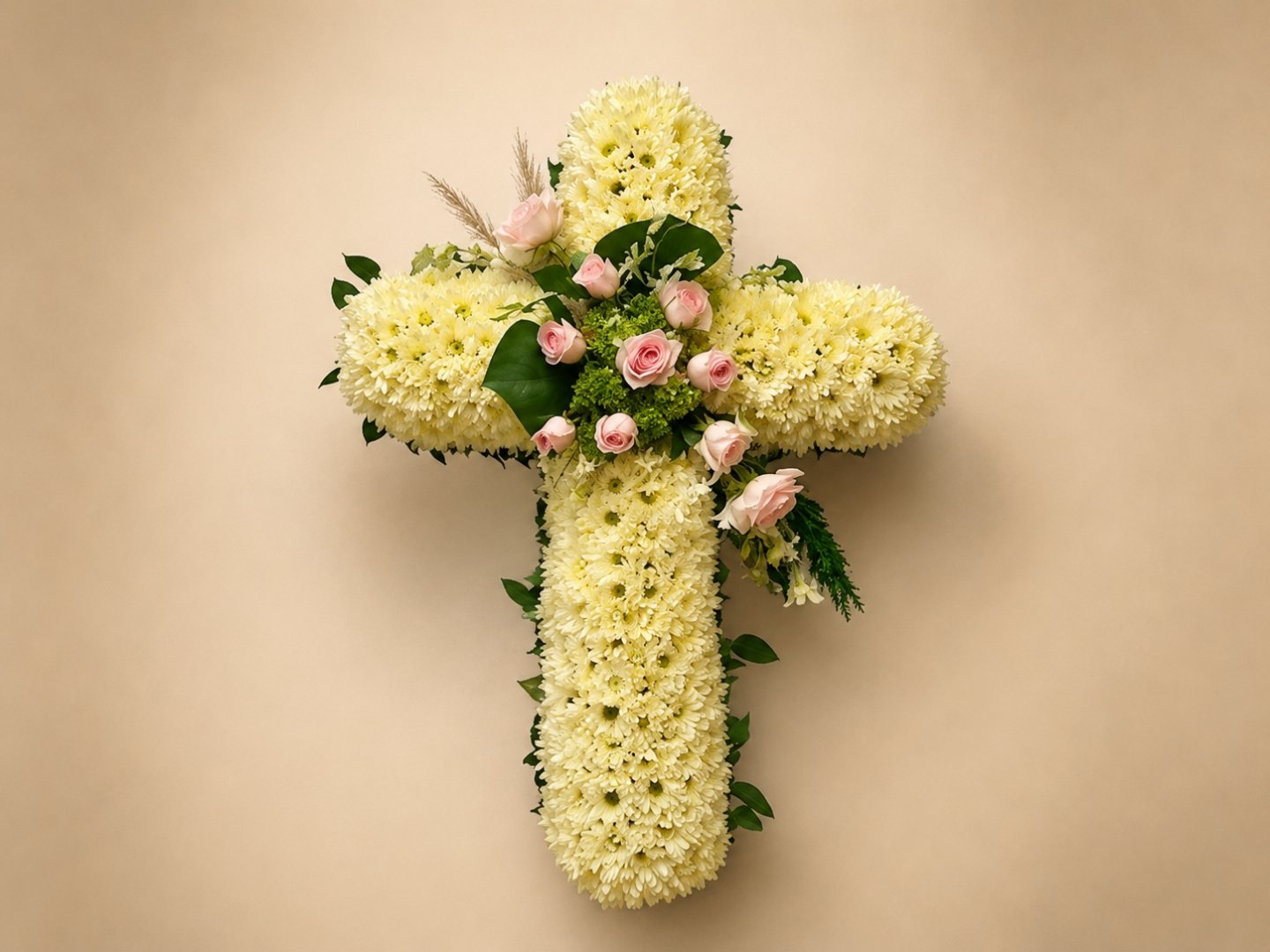 Arreglo Funerario en Forma de Cruz