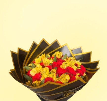 Ramo de 24 Rosas Rojas con Alstromelia Amarilla