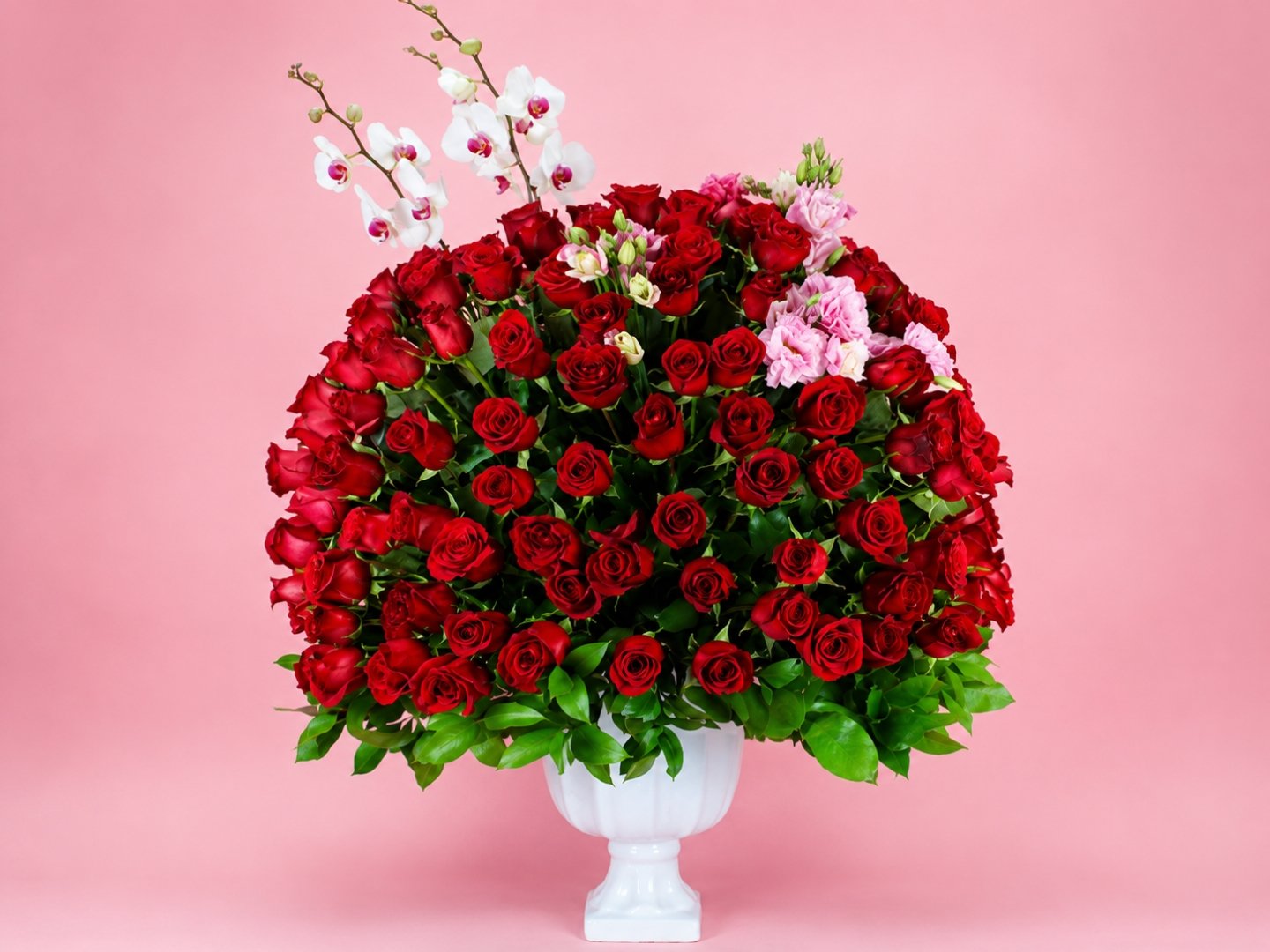 Esfera Floral con 200 Rosas, Orquídeas y Lisianthus