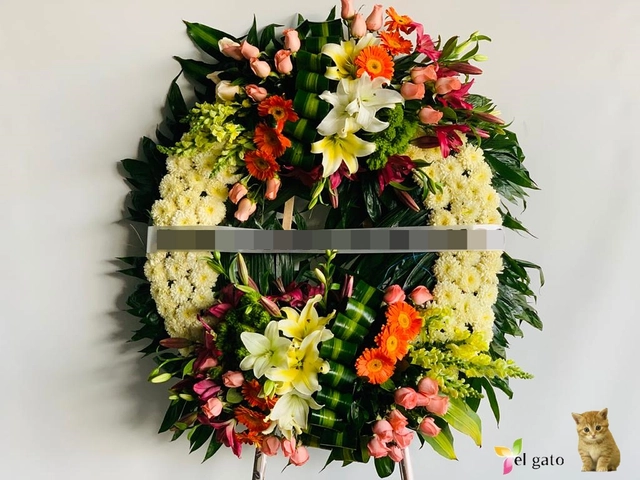 Corona Fúnebre Flores Varias
