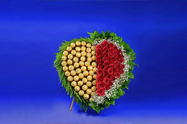 Corazón Rosas y Ferrero Rocher